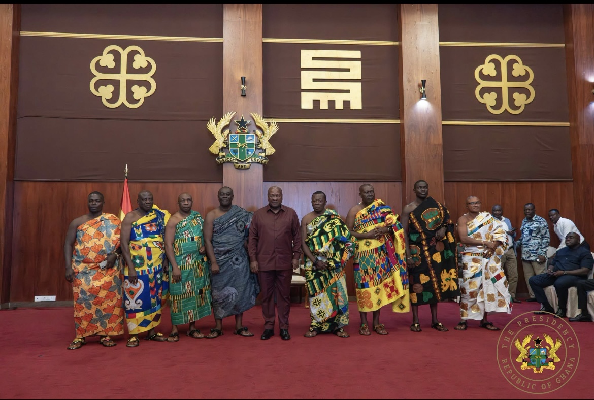 Mahama Urges Peaceful Resolution of Chieftaincy Disputes During Bono Chiefs’ Visit
