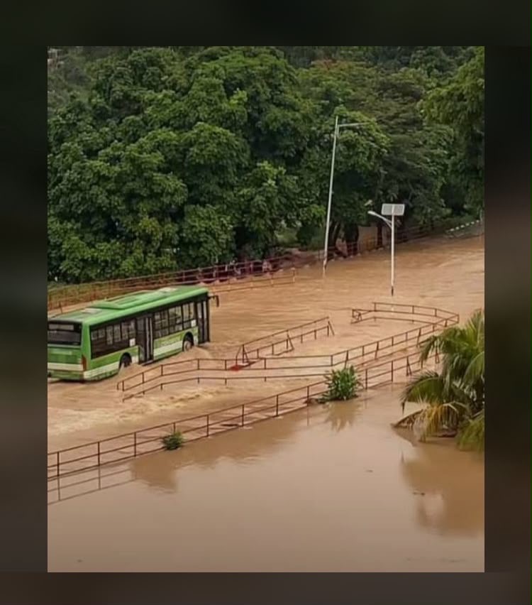 Heavy Downpour Causes Flooding on KNUST Campus