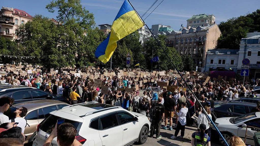  Protests in Ukraine's cities against Zelensky's removal of defence minister