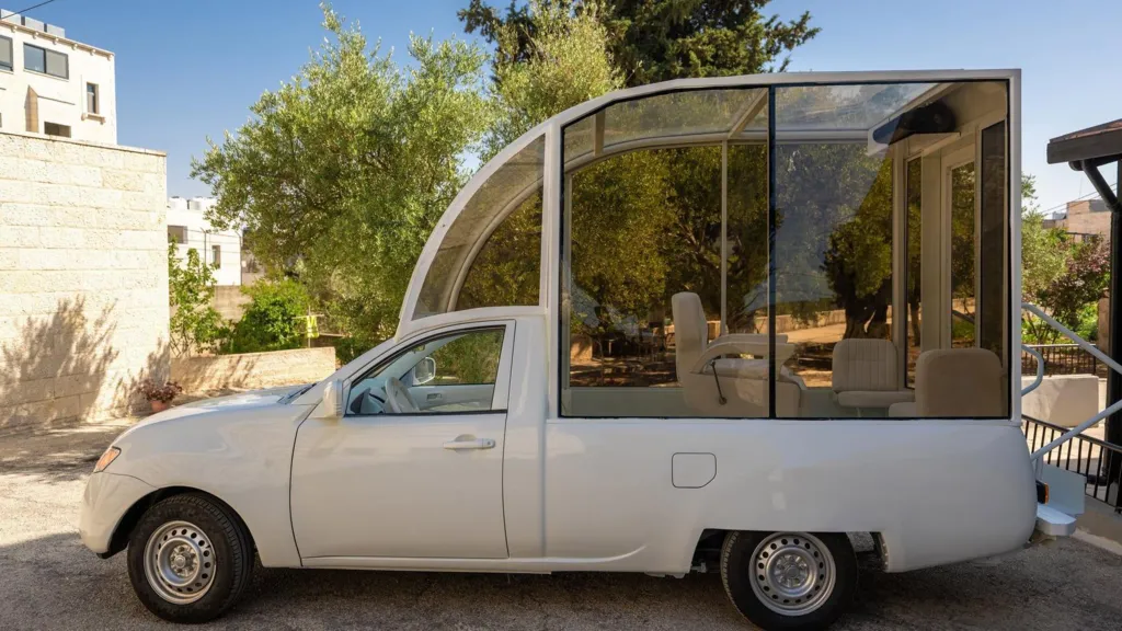 Popemobile child clinic yet to reach Gaza one year after Francis's death