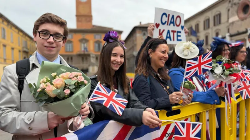 'Ciao Kate': Crowds gathering for Catherine's comeback tour to Italy